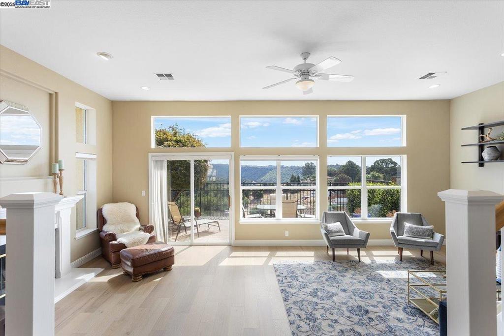 PALOMARES HILLS - Residential