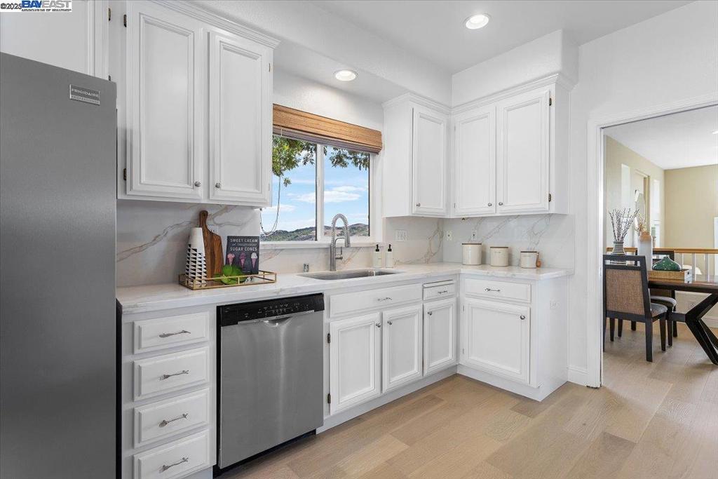 PALOMARES HILLS - Residential