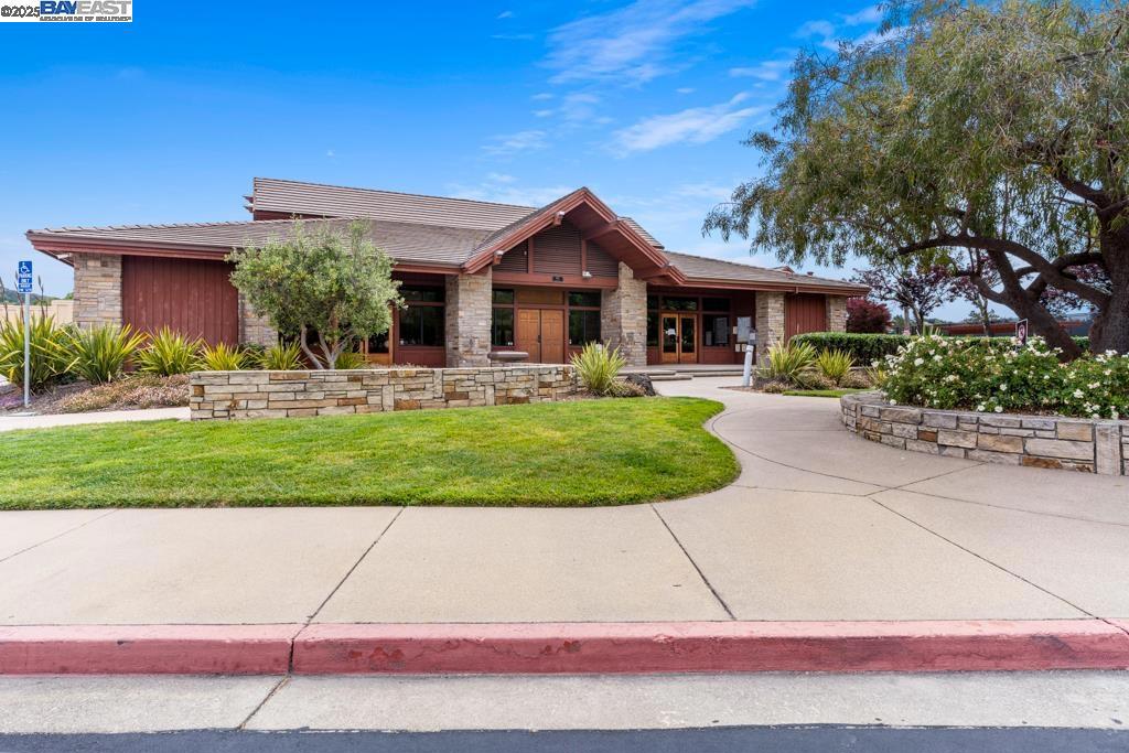 PALOMARES HILLS - Residential