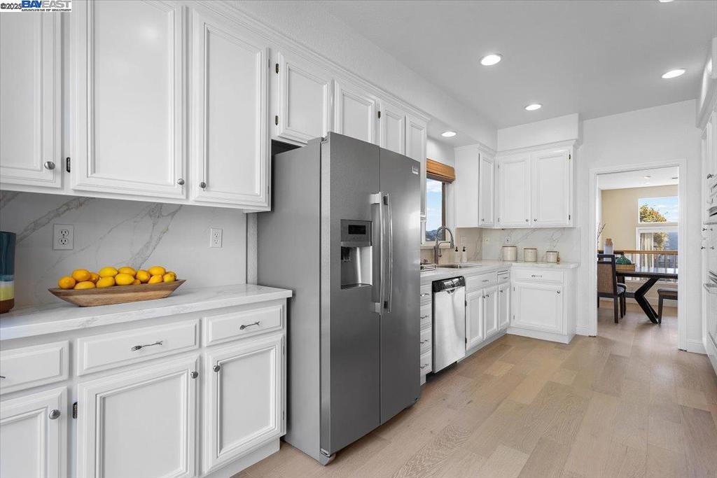 PALOMARES HILLS - Residential