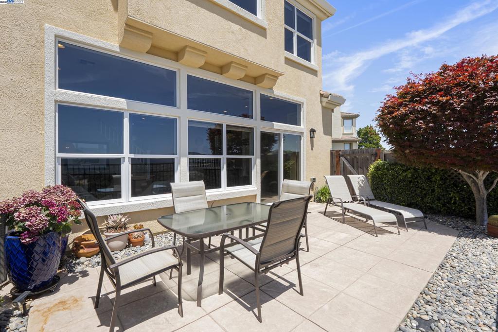 PALOMARES HILLS - Residential