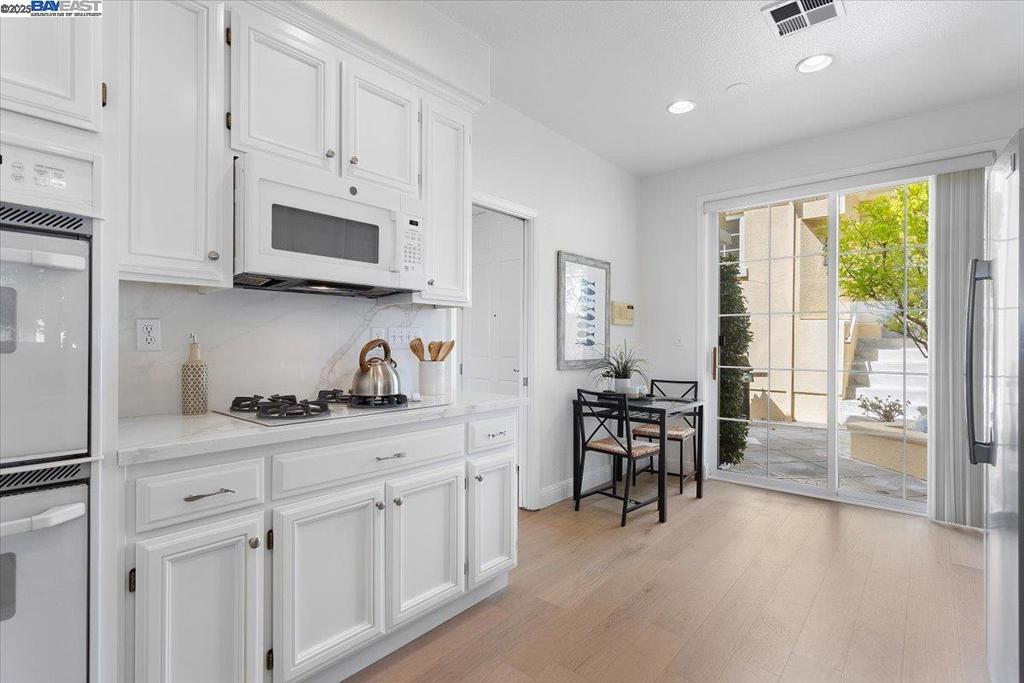 PALOMARES HILLS - Residential