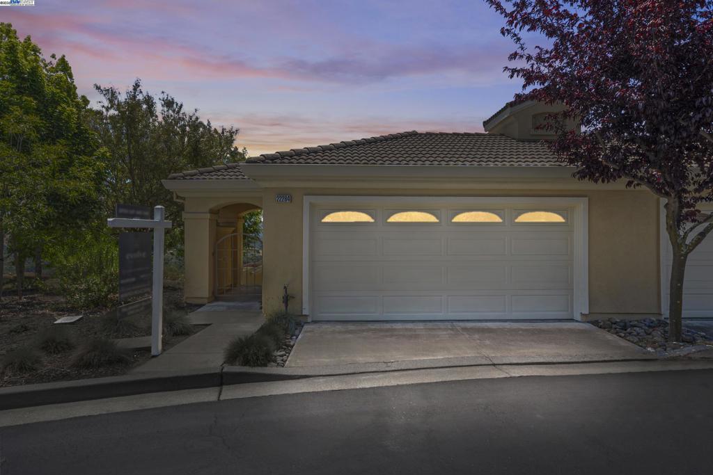 PALOMARES HILLS - Residential