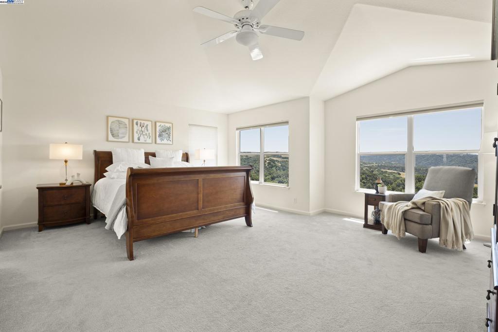 PALOMARES HILLS - Residential