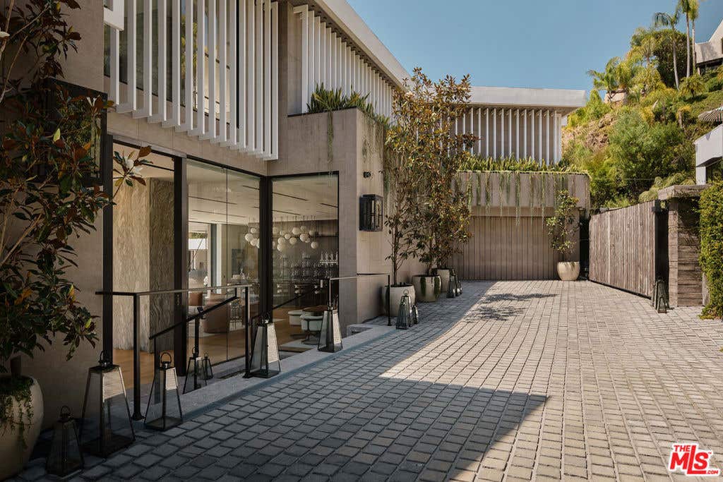 Photo of 9330 Flicker Way, Los Angeles, CA 90069 (MLS # 26838977)