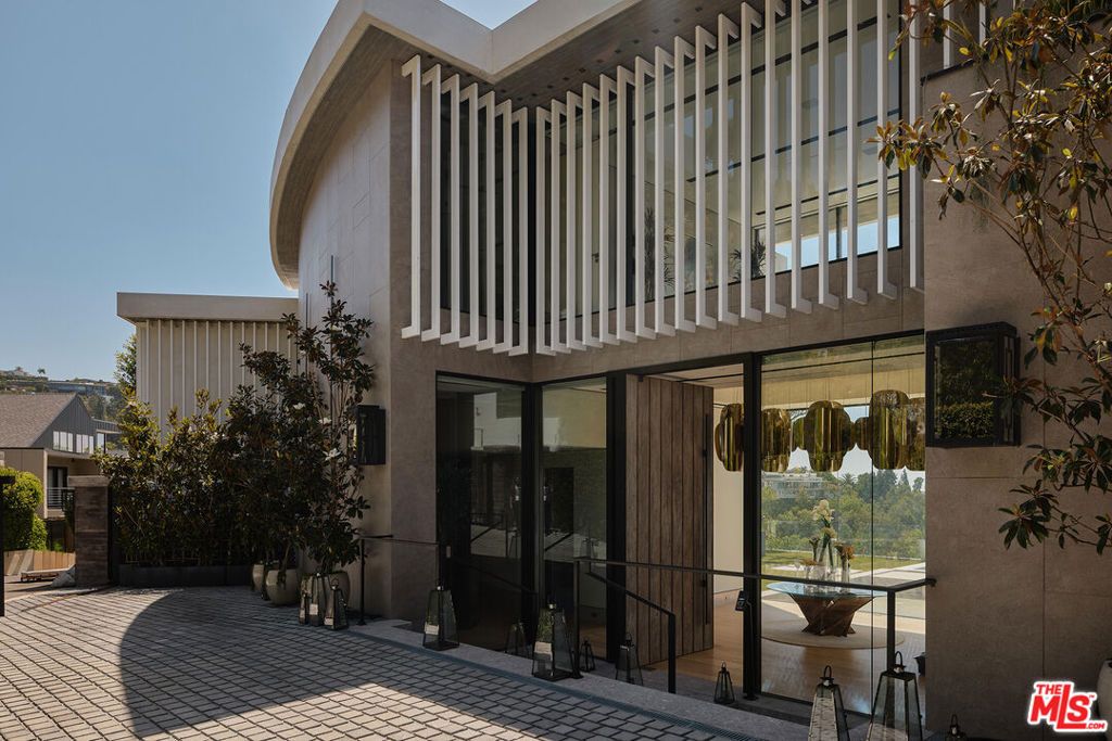 Photo of 9330 Flicker Way, Los Angeles, CA 90069 (MLS # 26838977)