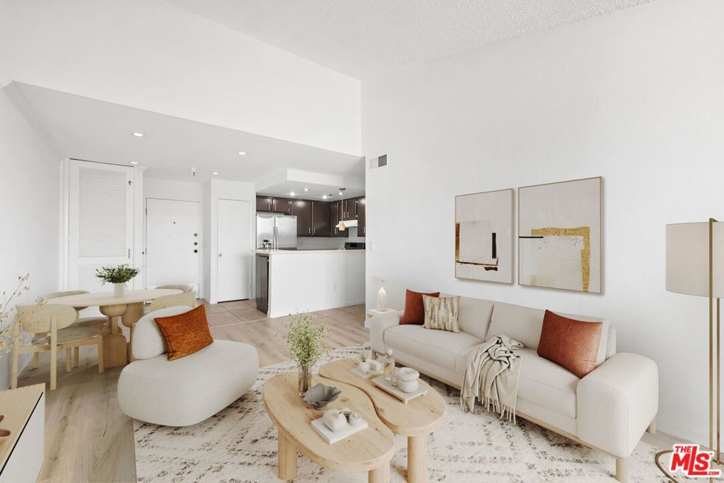 5143 Bakman Avenue 406