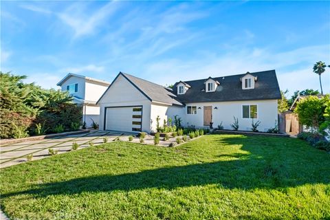 Photo of 22730 Haynes, West Hills, CA 91307 (MLS # PW25250926) Photo of 22730 Haynes, West Hills, CA 91307 (MLS # PW25250926)