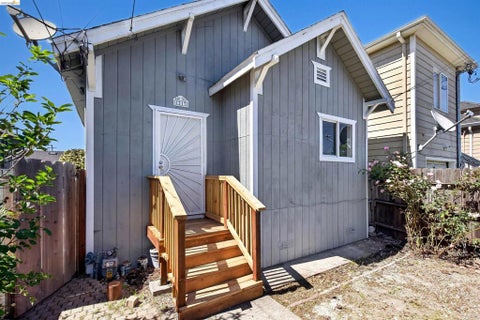 Photo of 1217 82Nd Ave Ave, Oakland, CA 94621 (MLS # 41125404)