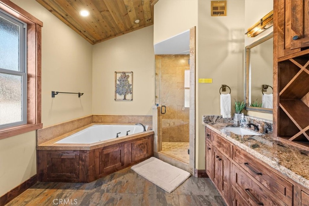 Big Bear Lake, California, 92315, United States, 4 Bedrooms Bedrooms, ,4 BathroomsBathrooms,Residential,Active,2034013