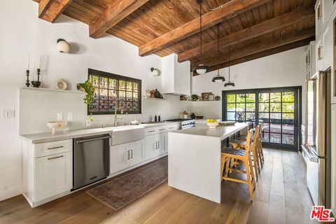 Photo of 9265 Thrush Way, Los Angeles, CA 90069 (MLS # 26714255)