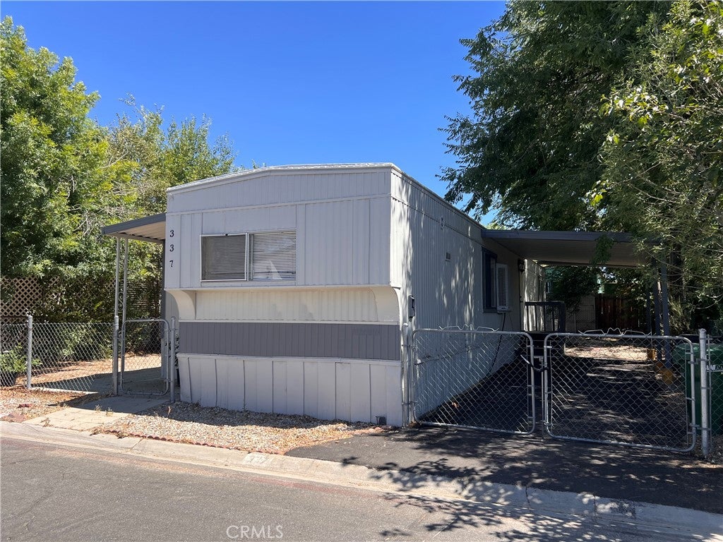 Photo of 1301 E Avenue I, Spc 337, Lancaster, CA 93535 (MLS # SR26143719)