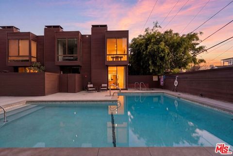 Photo of 1033 Carol Drive #T16, West Hollywood, CA 90069 (MLS # 26756281)