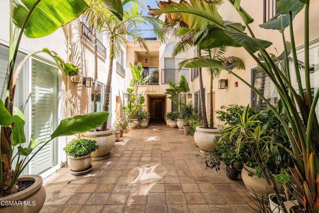 Photo of 1710 Granville Avenue #3, Los Angeles, CA 90025 (MLS # 225004599)