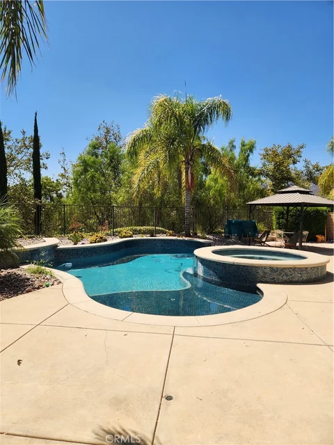 MLS: OC26168932