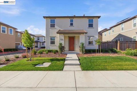 Photo of 2134 Daimler St ST, Lathrop, CA 95330 (MLS # 41139533)