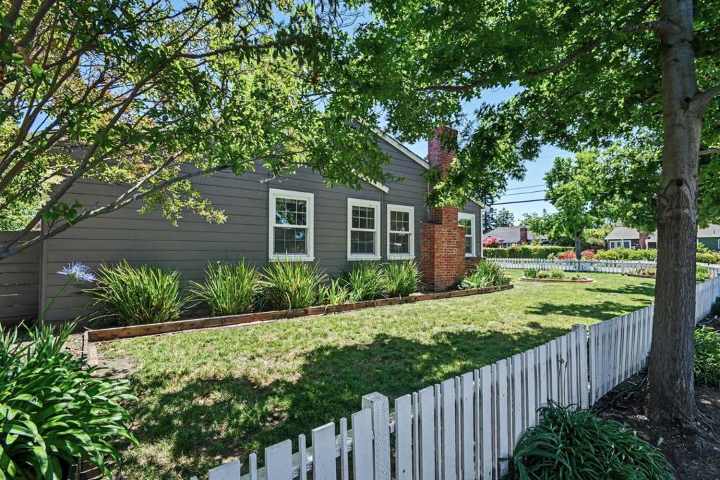 1205 FAIRVIEW Avenue