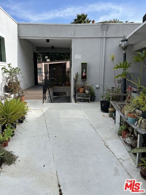 Photo of 4431 Don Ricardo Drive #10, Los Angeles, CA 90008 (MLS # 26639053)