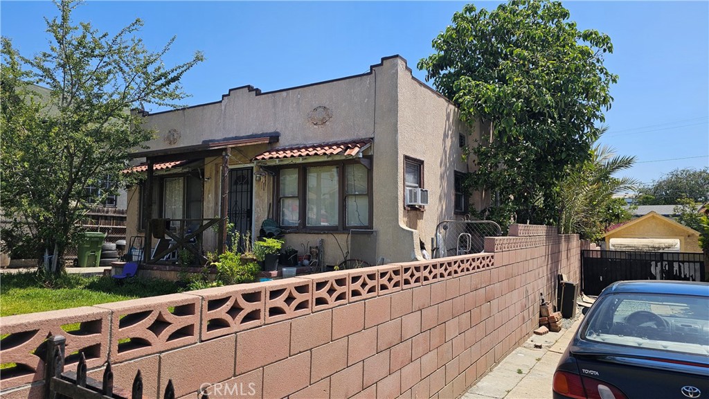 1006 S Concord