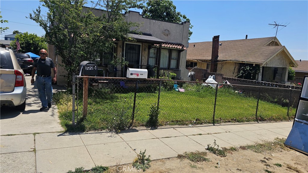 1006 S Concord
