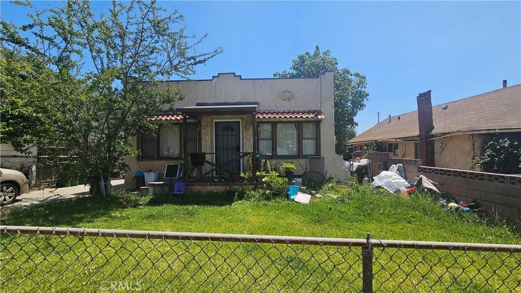 Photo of 1006 S Concord St, Los Angeles, CA 90023 (MLS # TR26093858)