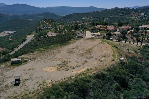 Photo of 1496 Montana Serena Ct Ct, El Cajon, CA 92021 (MLS # 260006480SD)