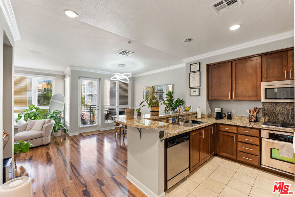 21301 Erwin Street 408