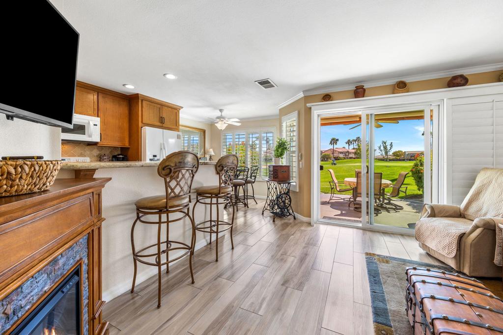 Palm Royale - Residential