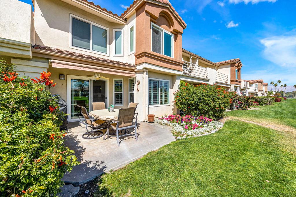 Palm Royale - Residential