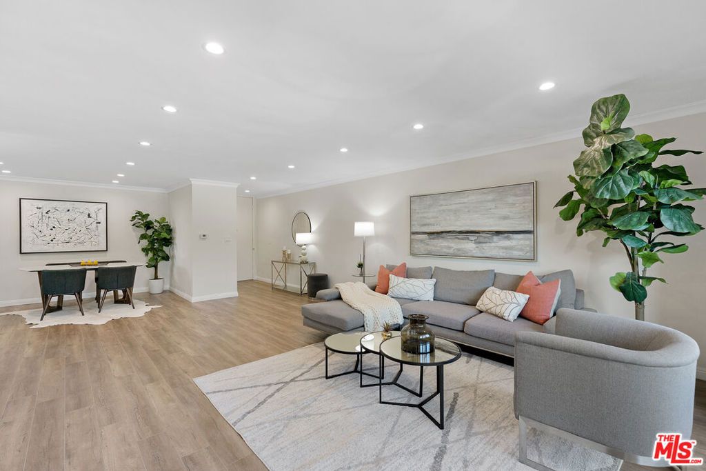 listing image 130725450610033968990
