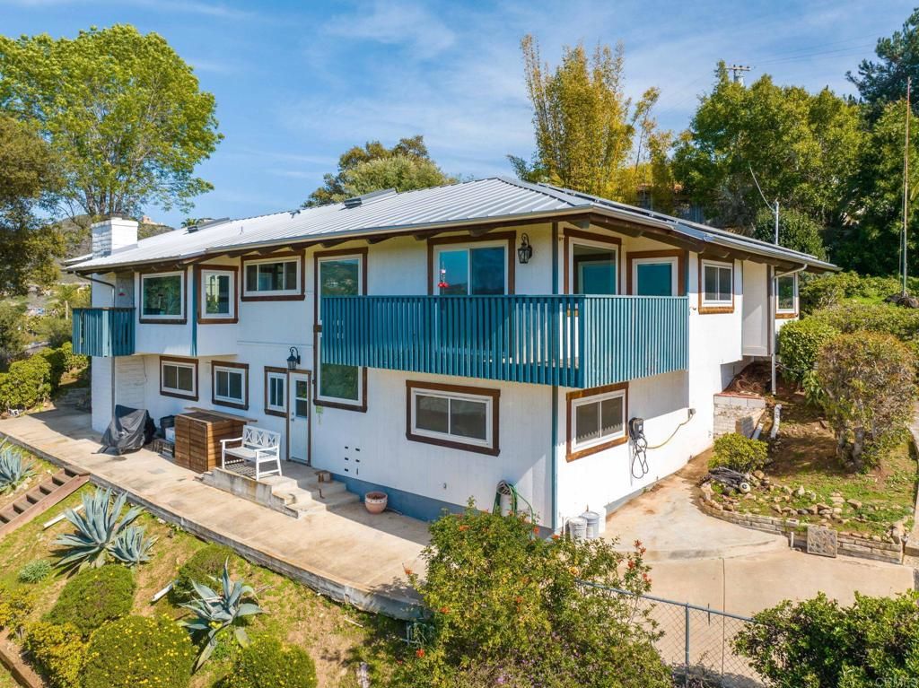 Photo of 1628 Lone Oak Rd. Rd, Vista, CA 92084 (MLS # NDP2510629)