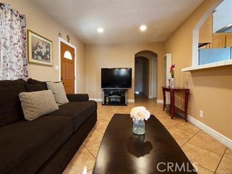 Photo of 4525 W 137th St, Hawthorne, CA 90250 (MLS # SR26050167)