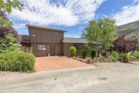 Photo of 4537 Mt Pinos Way, Frazier Park, CA 93225 (MLS # SR26161981)