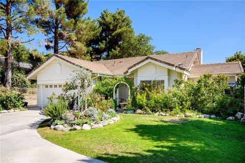 Photo of 27031 Benton Ct Ct, Valencia, CA 91354 (MLS # GD25229897)