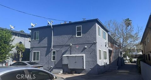 Photo of 127 S Oxford Ave, Los Angeles, CA 90004 (MLS # AR26034675)