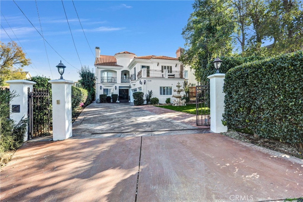 5128 Avenida Hacienda