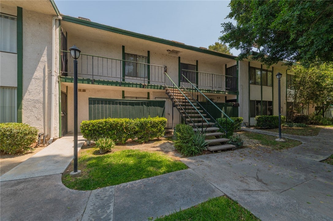 1735 E Washington Street F-23