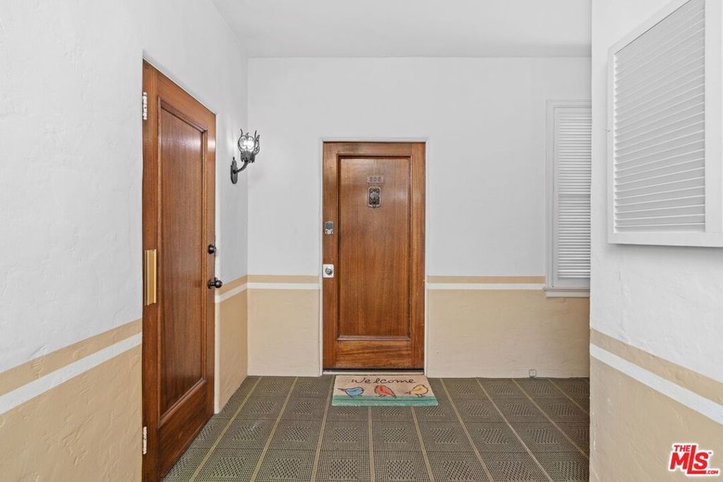 Photo of 1345 N Hayworth Avenue #206, West Hollywood, CA 90046 (MLS # 25604105)