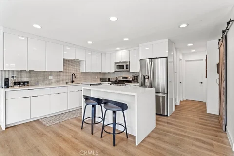 MLS: SR26114291