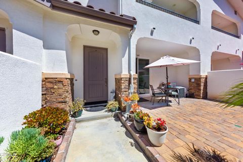 Photo of 345 Newbury Vista Lane, Thousand Oaks, CA 91320 (MLS # V1-36134)