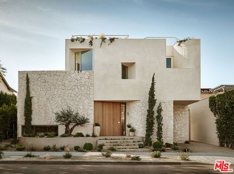 Photo of 8164 Waring Avenue, Los Angeles, CA 90046 (MLS # 26832989)