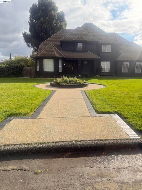 15 Madeira Ct Oakley CA 94561