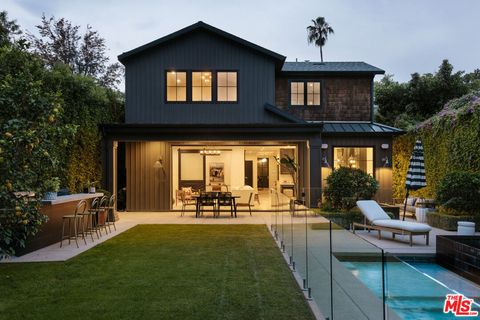 Photo of 726 N Alta Vista Boulevard, Los Angeles, CA 90046 (MLS # 26697285)