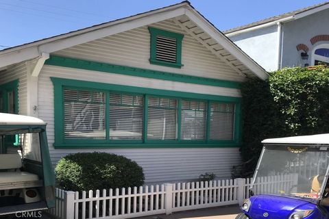 Photo of 335 Clemente AVE, Avalon, CA 90704 (MLS # SB26143526)