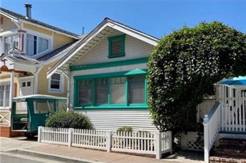 Photo of 335 Clemente AVE, Avalon, CA 90704 (MLS # SB26143526)