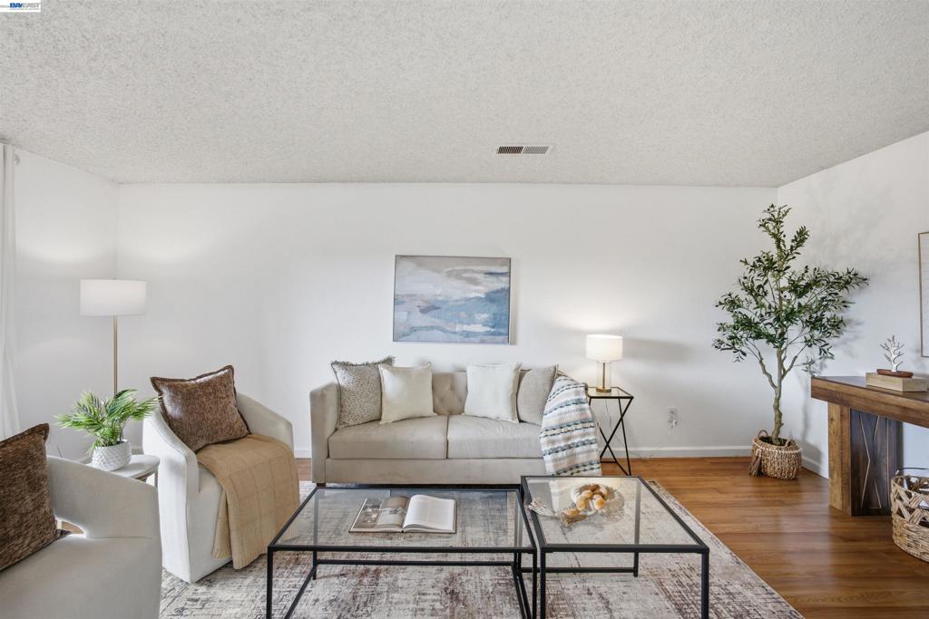 85 Shaniko Cmn 22