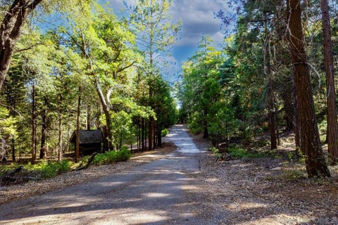 Photo of 0 Mountain Circle Dr, Julian, CA 92036 (MLS # 260023656SD)