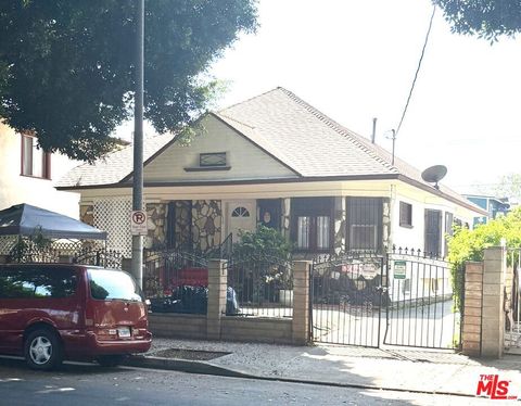 Photo of 1434 W 22nd Street, Los Angeles, CA 90007 (MLS # 26674533)