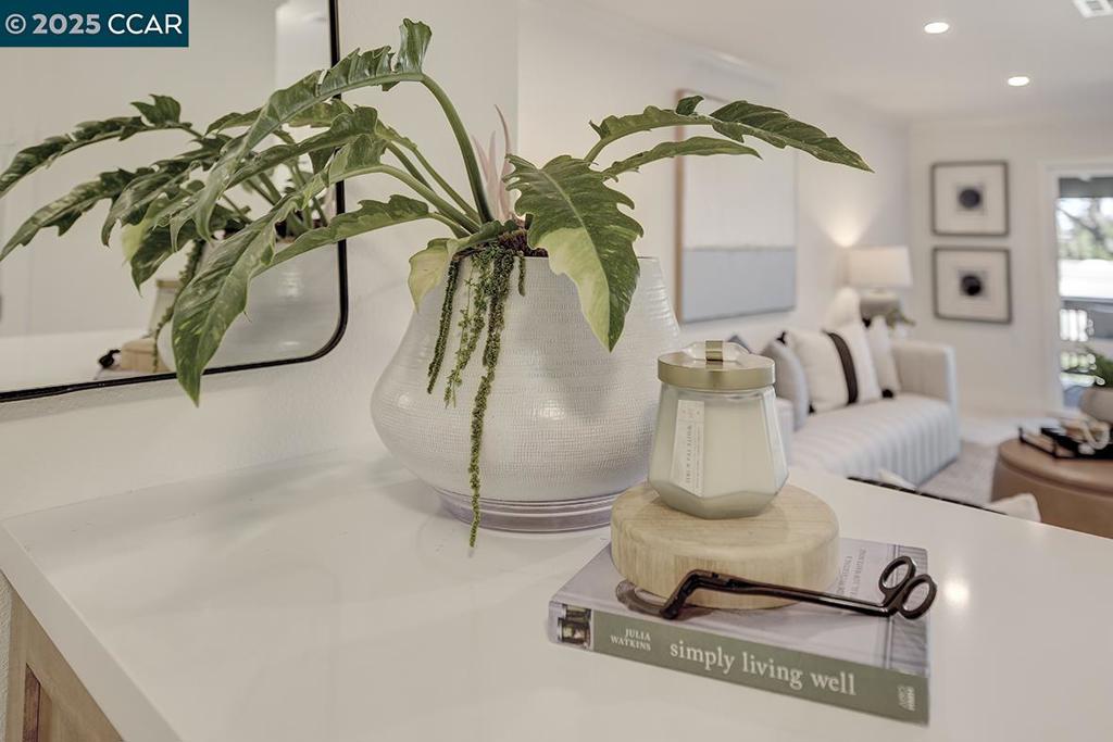 ROSSMOOR - Residential