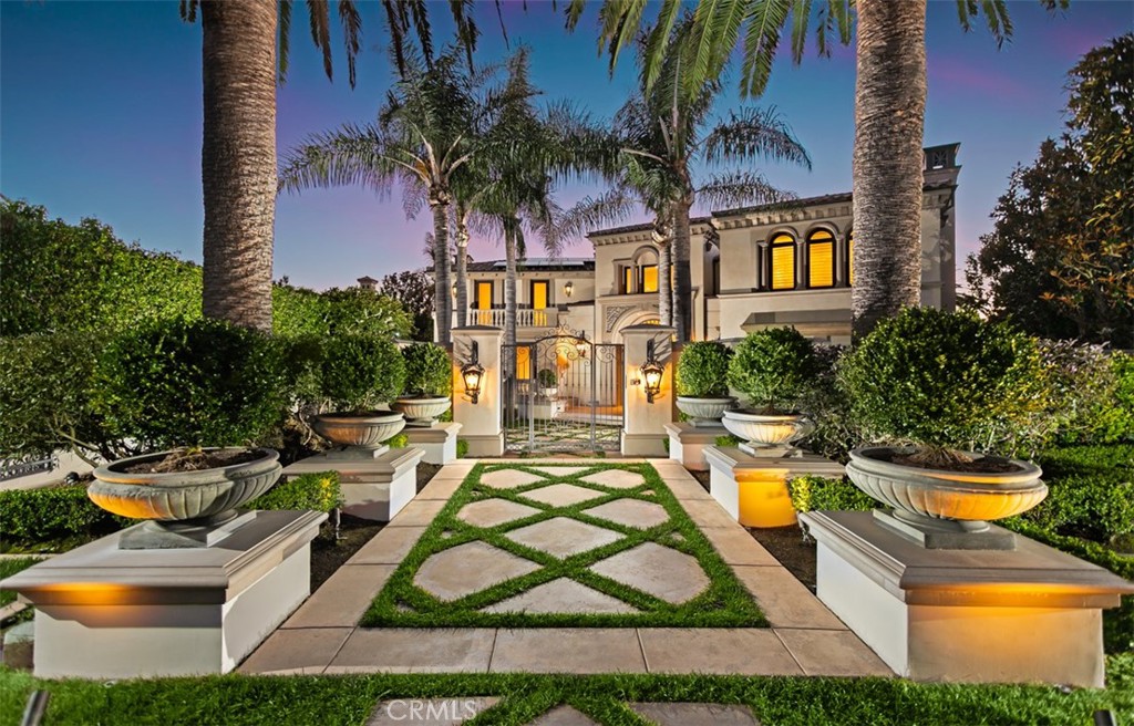 22 Pelican Crest Drive